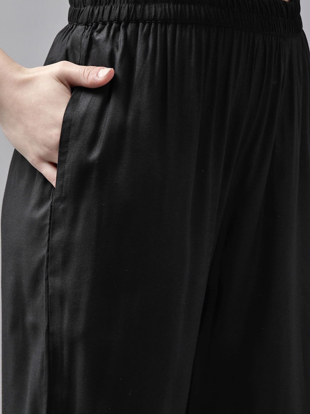 Women's Black Solid Kurta With Trousers And Dupatta