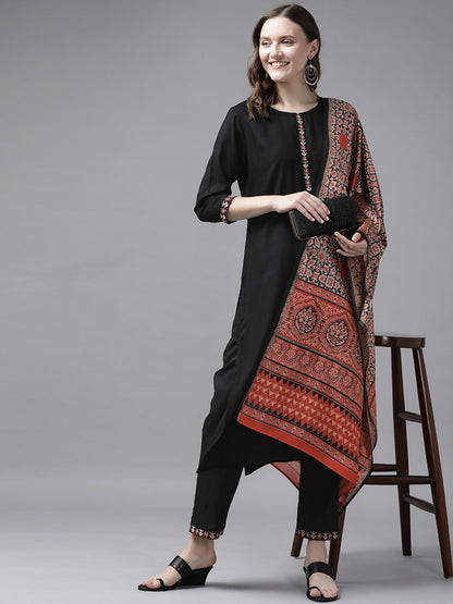 Women's Black Solid Kurta With Trousers And Dupatta