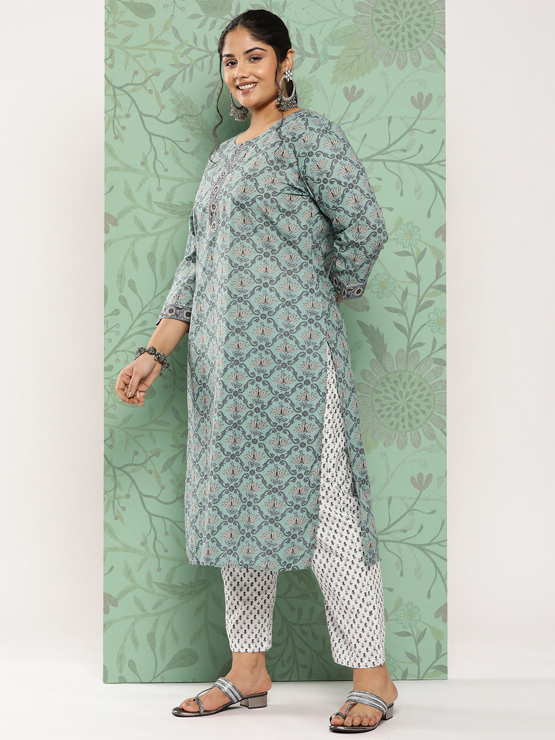 Women's Green Floral Straight Kurta Trouser And Dupatta Set