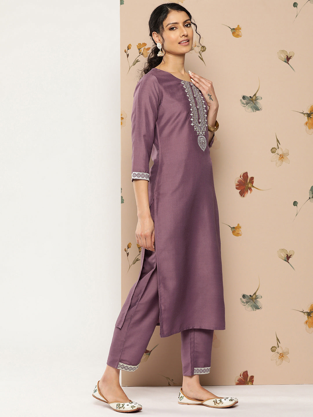 Women's Purple Solid Straight Kurta Trouser And Dupatta Set
