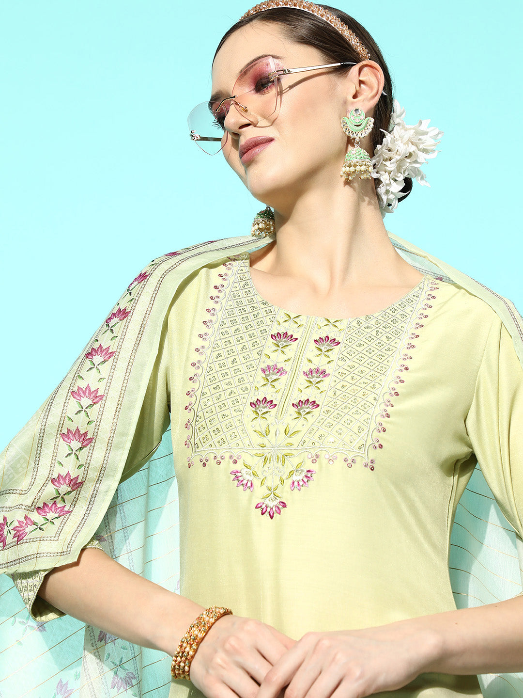 Women's Green Solid Straight Kurta Trouser And Dupatta Set