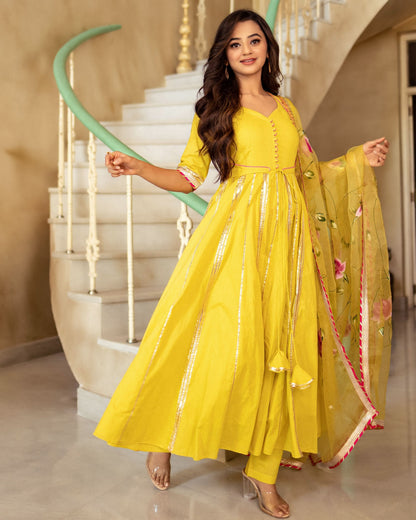 Women's Dhanyasri Handpainted Suit Set
