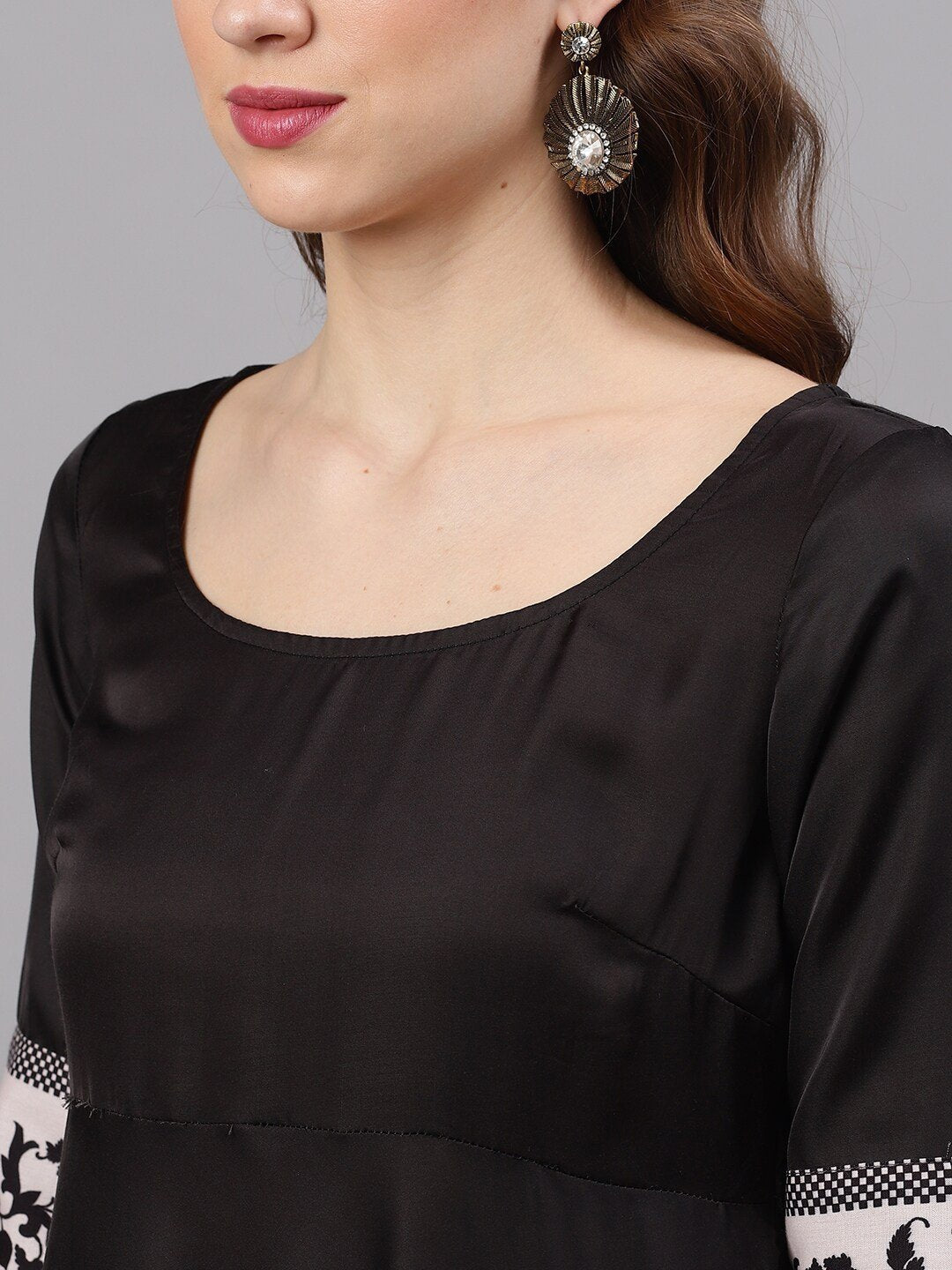 Women's  Black Solid Kurta with Churidar & Dupatta