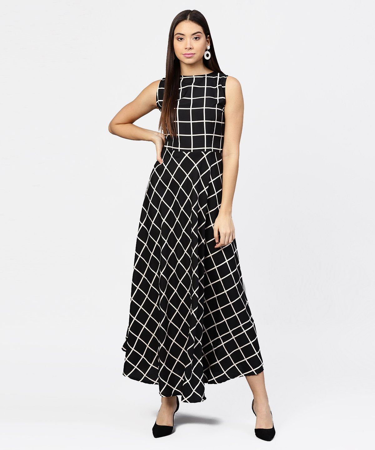 Women's Black Check Sleeveless A-Line Maxi Dress With Slit On The Front