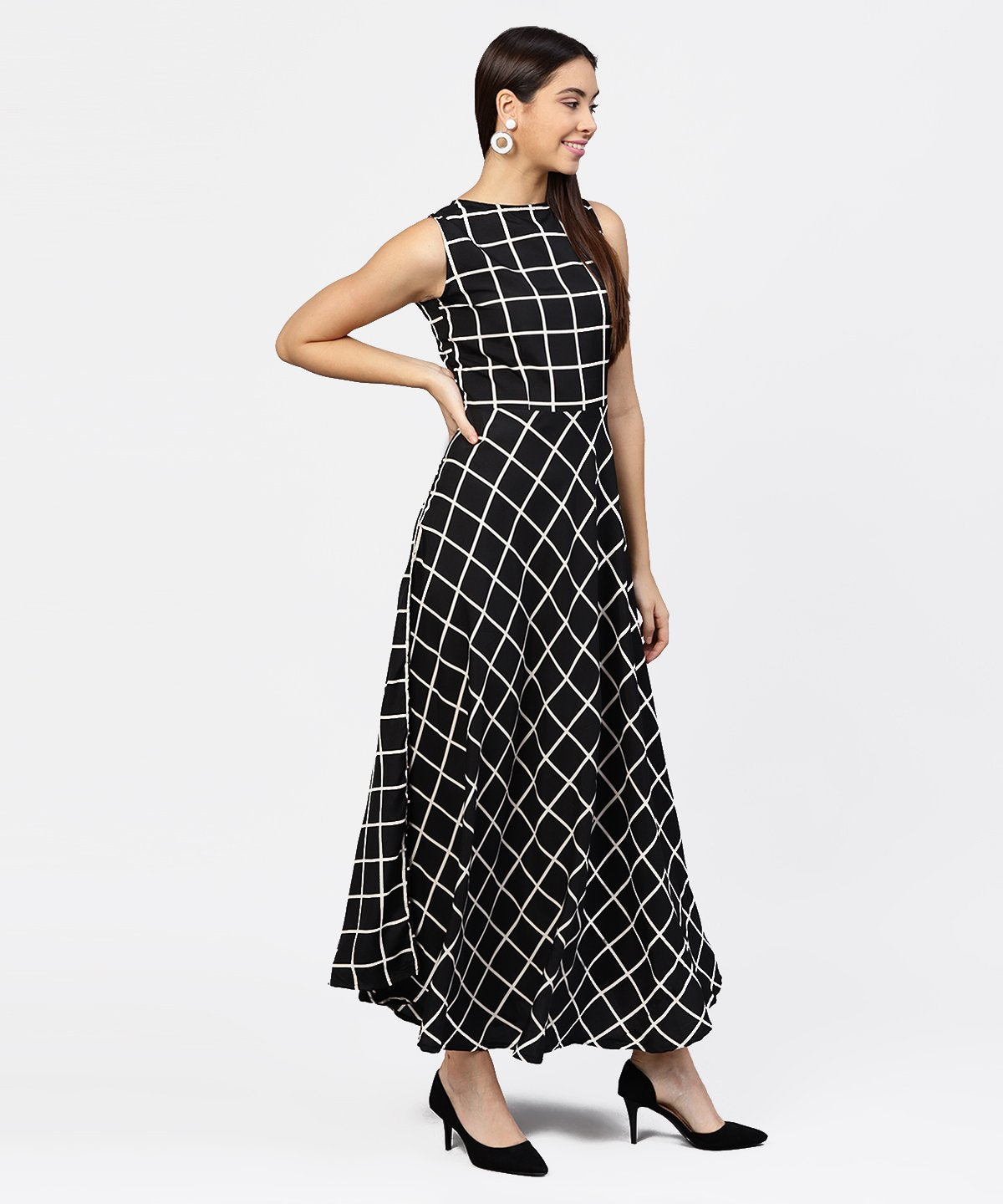 Women's Black Check Sleeveless A-Line Maxi Dress With Slit On The Front