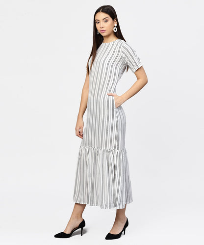 Women's Multi Colored Maxi Dress With Round Neck And Half Sleeves