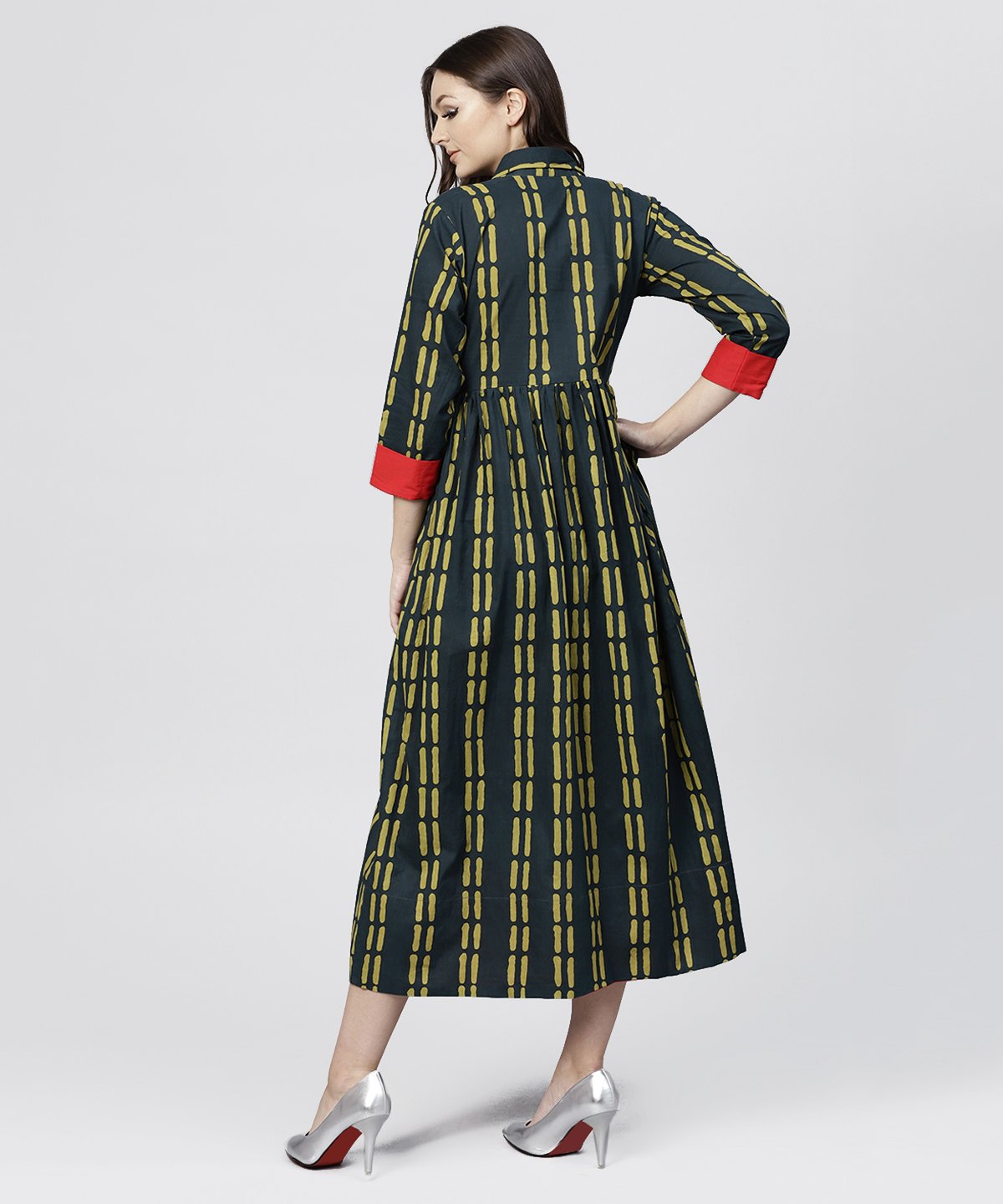 Women's Blue Cotton Printed 3/4 Sleeves Kurta With Shirt Collar And Front Placket