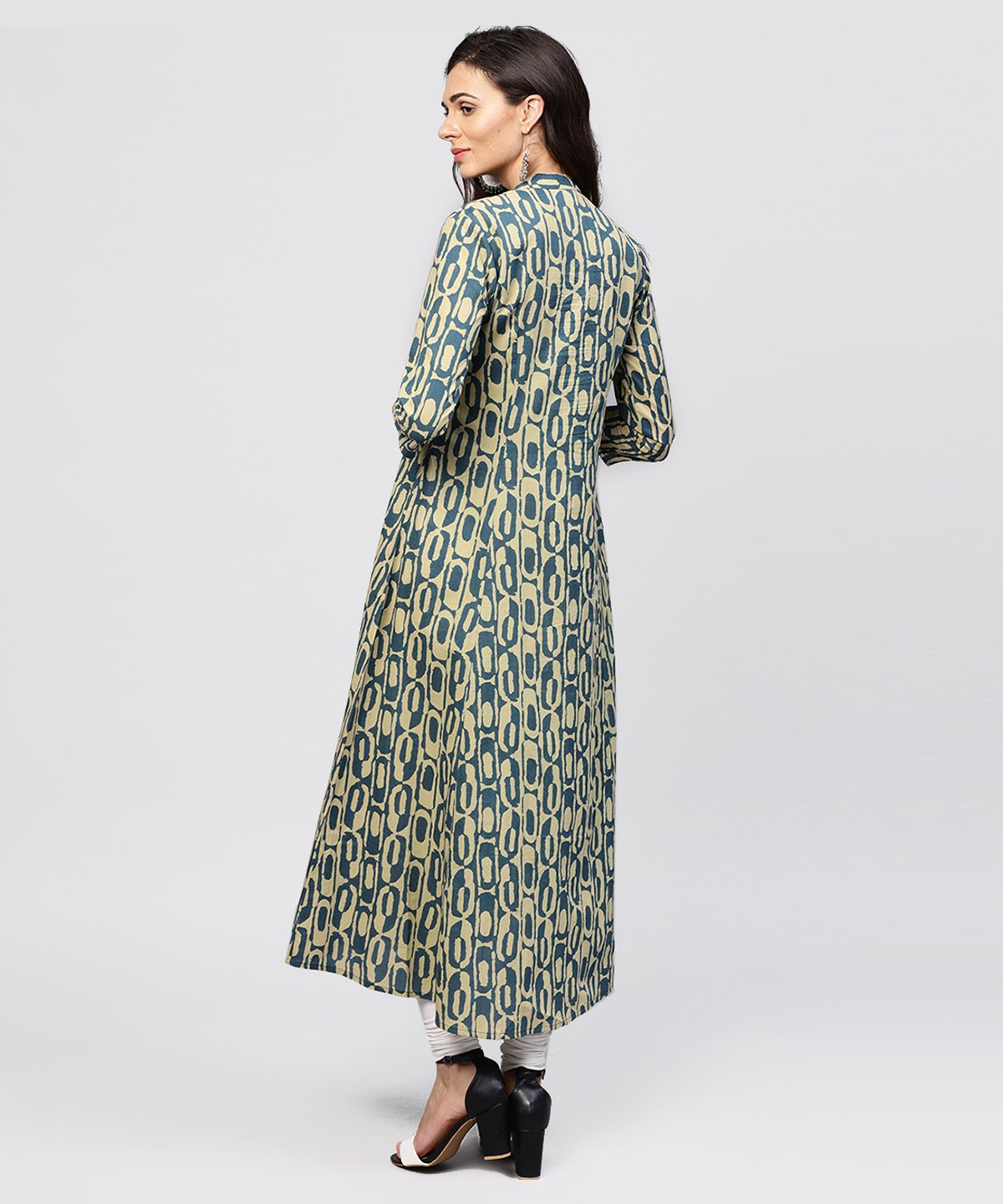 Women's Green Printed Panelled Cut A-Line Kurta With Madarin Collar And Front Placket