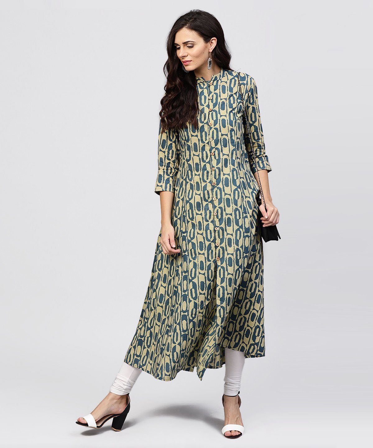 Women's Green Printed Panelled Cut A-Line Kurta With Madarin Collar And Front Placket