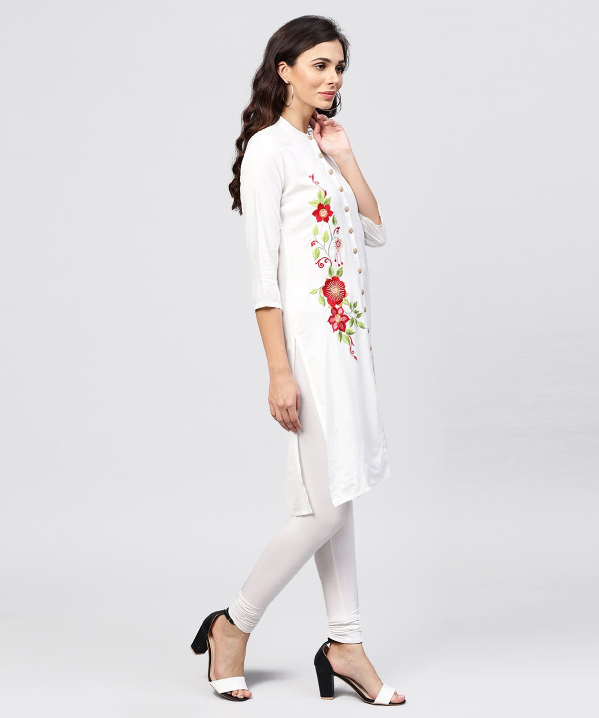 Women's Embroidered Off White Rayon Kurta With Madarin Collar