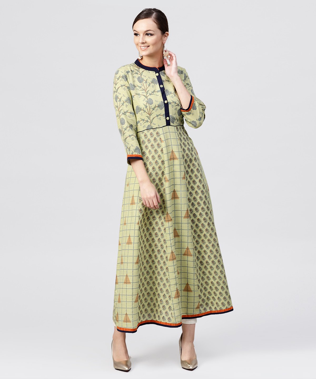 Women's Pastel Green Printed Panelled Kurta With Madarin Collar And Front Placket