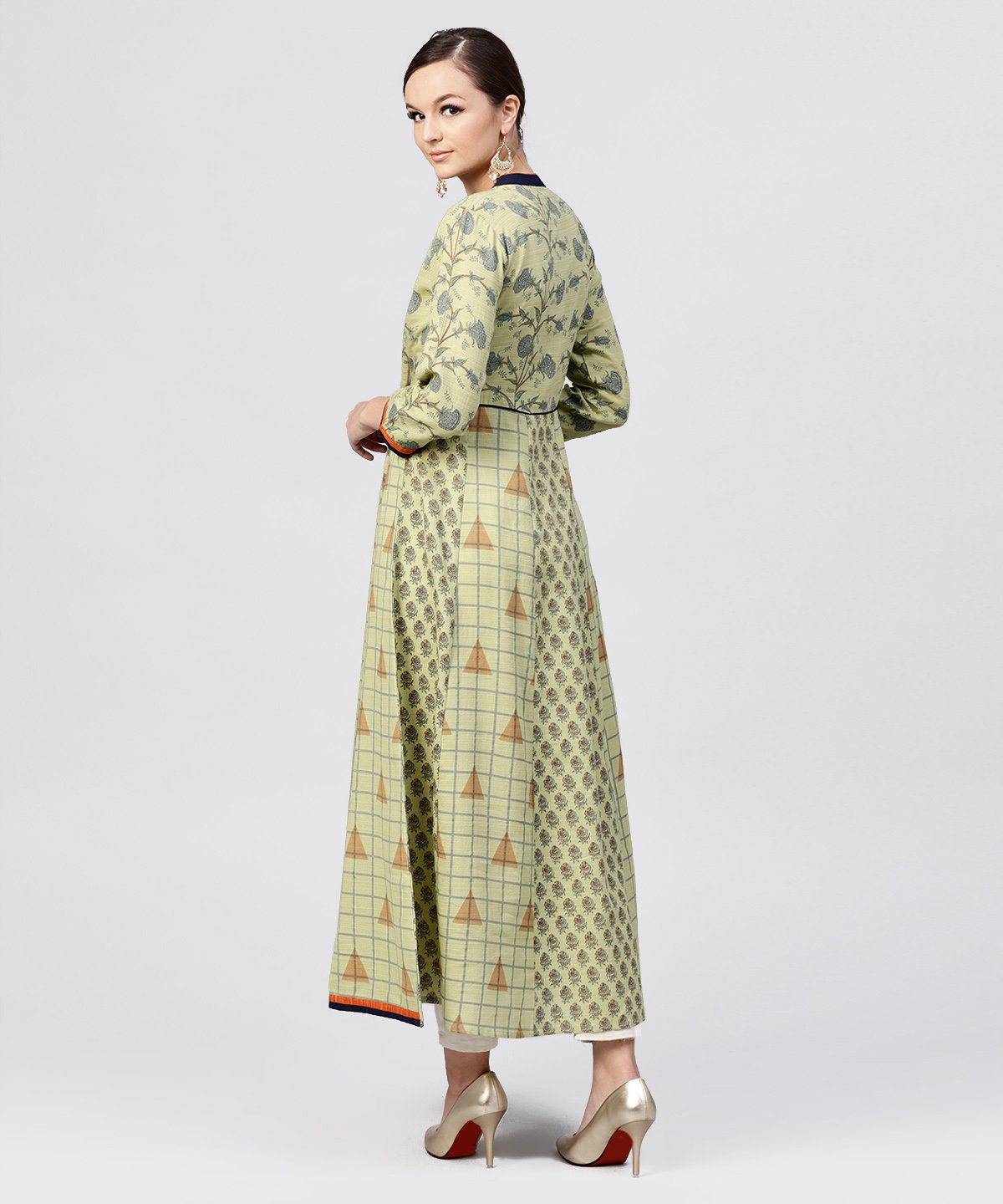 Women's Pastel Green Printed Panelled Kurta With Madarin Collar And Front Placket