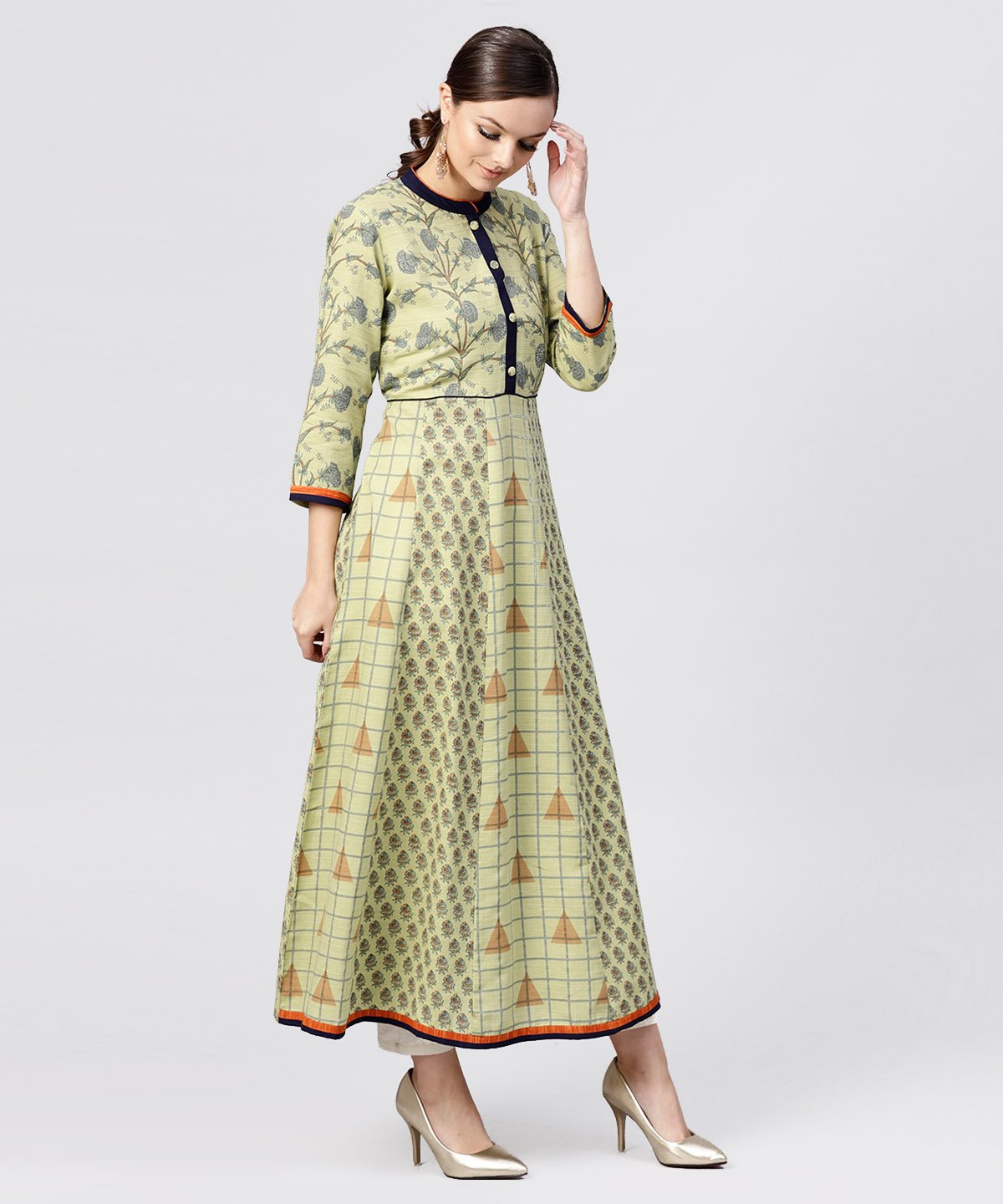 Women's Pastel Green Printed Panelled Kurta With Madarin Collar And Front Placket