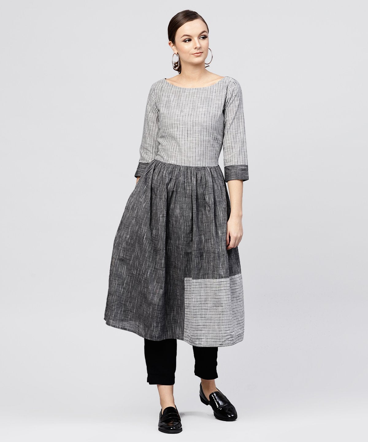 Women's Grey Stripes Claff Length Kurta With 3/4 Sleeves