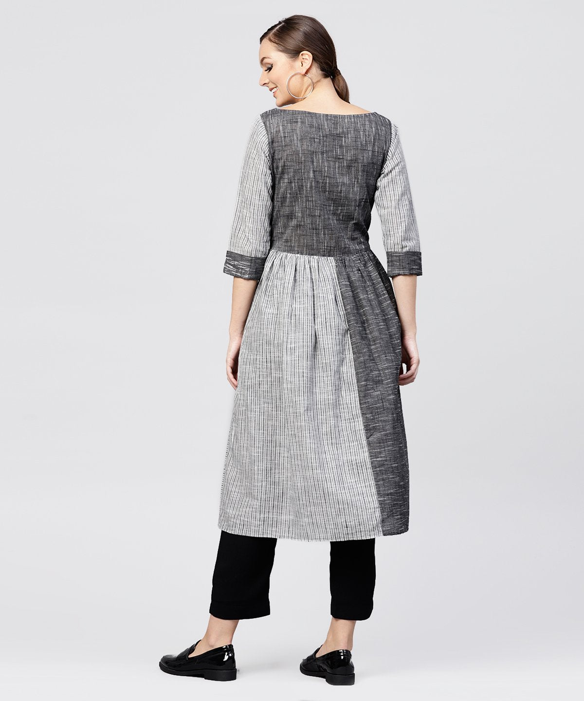 Women's Grey Stripes Claff Length Kurta With 3/4 Sleeves