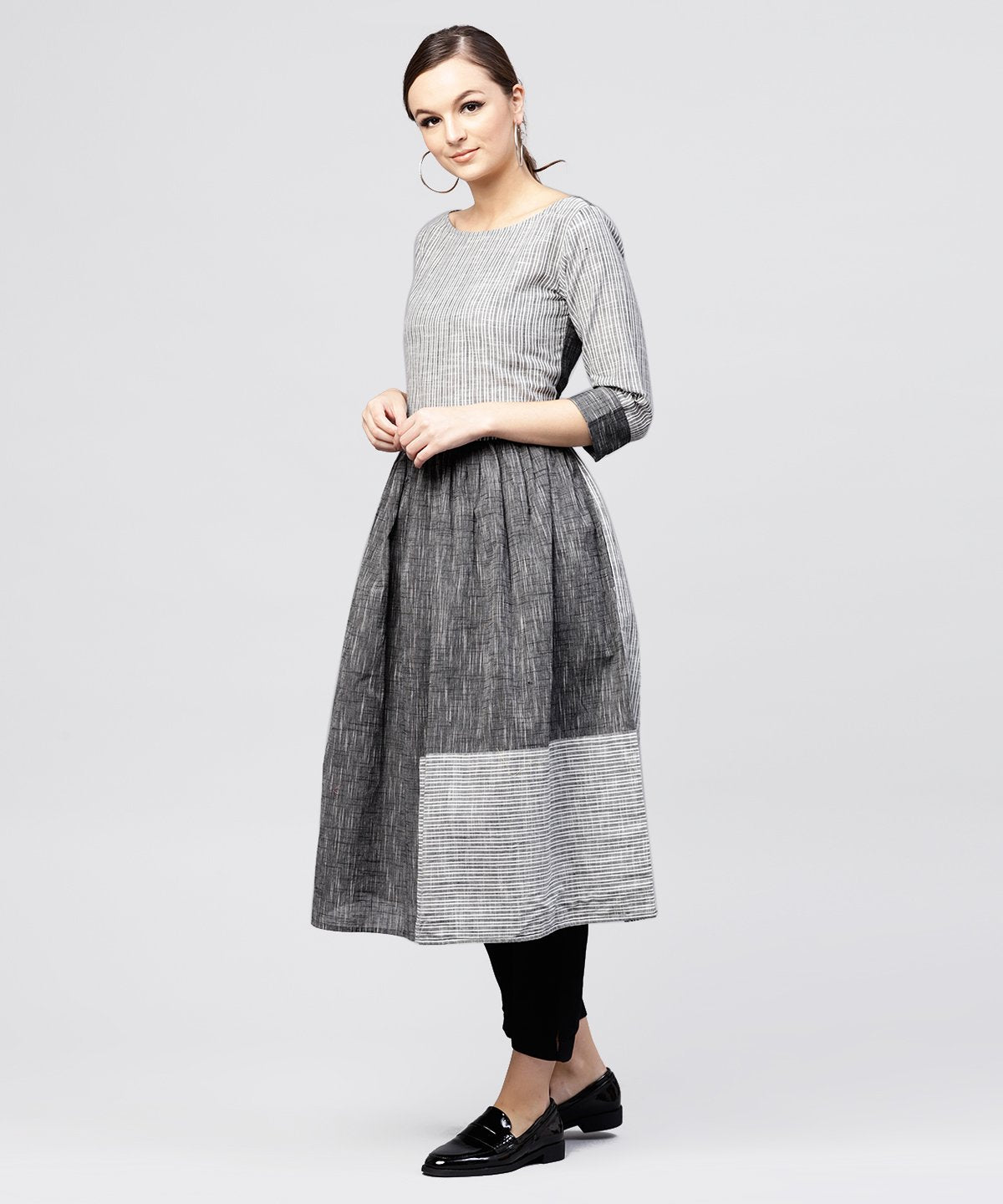 Women's Grey Stripes Claff Length Kurta With 3/4 Sleeves