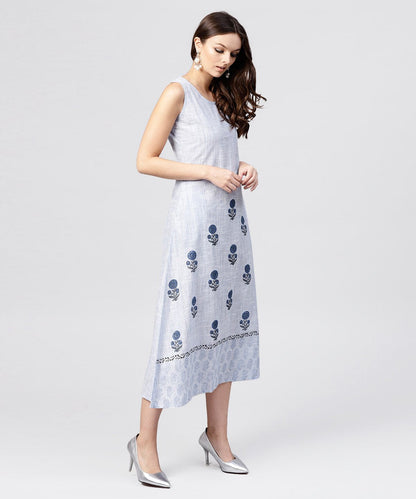 Women's White  Sleeveless A-Line Kurta With Round Neck