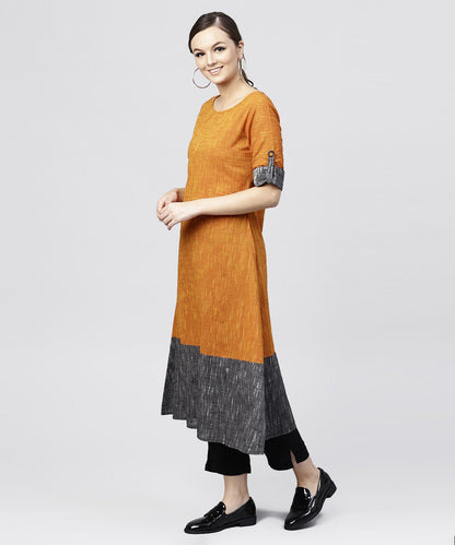 Women's Multi Colored Kurta With Round Neck And 3/4 Sleeves