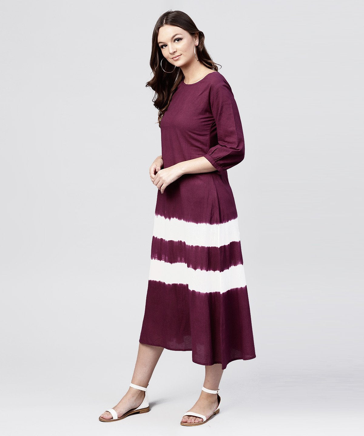 Women's Burgundy Tie And Dye Maxi Dress With Round Neck And 3/4 Sleeves