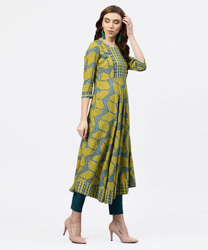 Women's Green Printed 3/4 Sleeves Kurta With Front Yoke And Round Neck