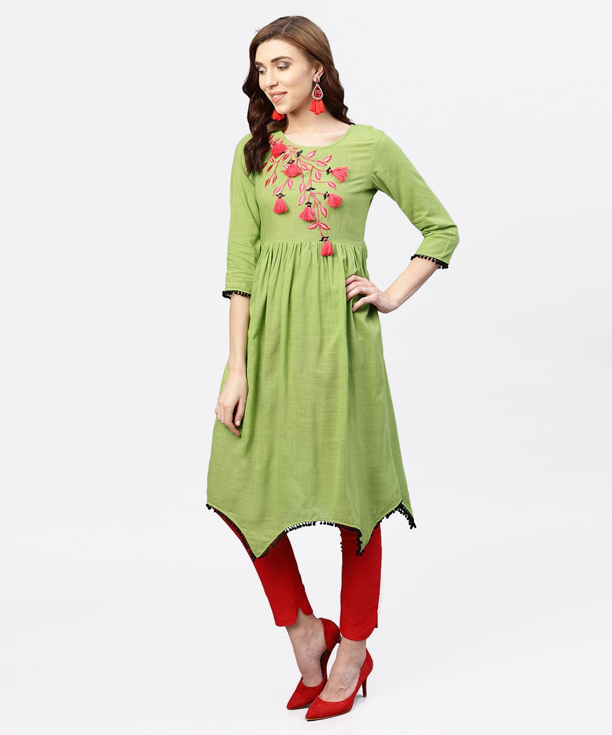 Women's Parrot Green Embroidered A-Line Kurta With  Round Neck And 3/4 Sleeves