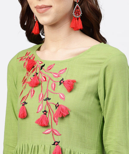 Women's Parrot Green Embroidered A-Line Kurta With  Round Neck And 3/4 Sleeves