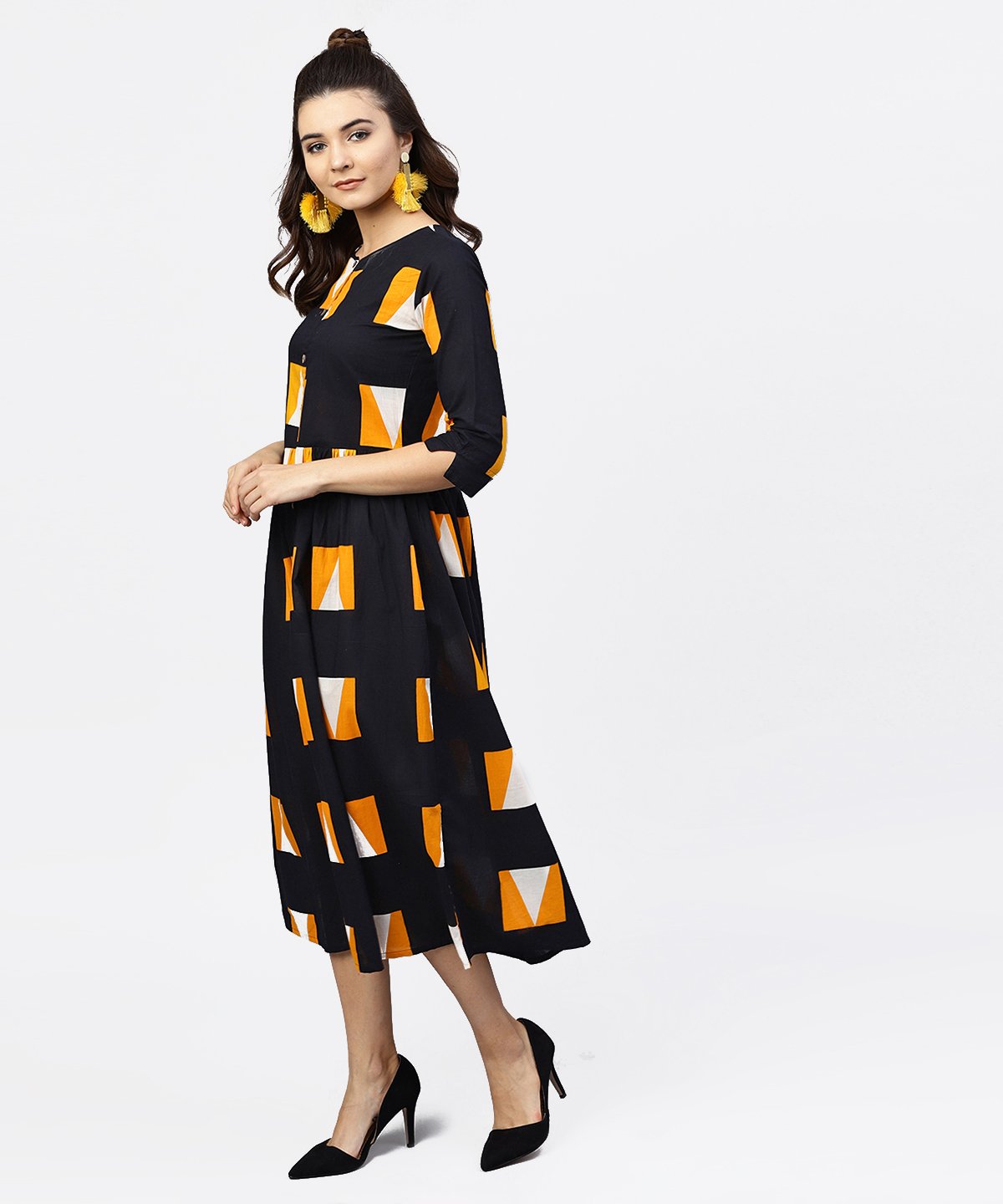 Women's Black Round Neck Printed Dress With Front Placket And 3/4 Sleeves