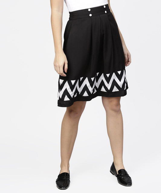 Women's Black & White Printed Flared Skirt With Button
