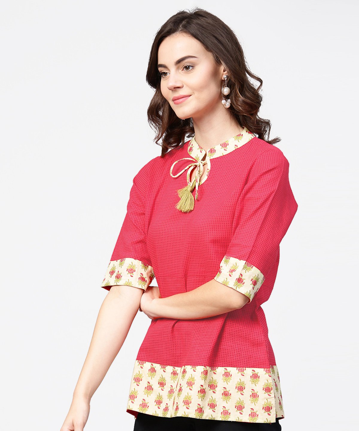 Women's Pink Half Sleeve Key Hole Neck Cotton Tops With Printed Border