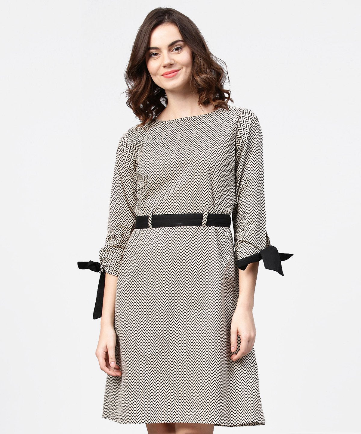 Women's Black Zig Zag Printed 3/4Th Sleeve Cotton Tunic With Black Belt