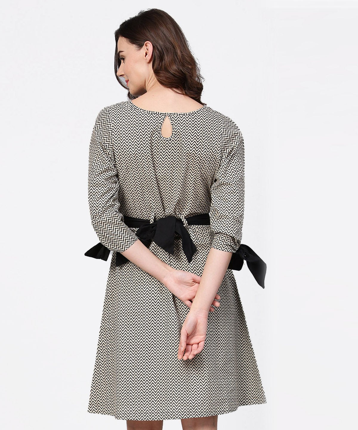 Women's Black Zig Zag Printed 3/4Th Sleeve Cotton Tunic With Black Belt