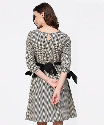 Women's Black Zig Zag Printed 3/4Th Sleeve Cotton Tunic With Black Belt