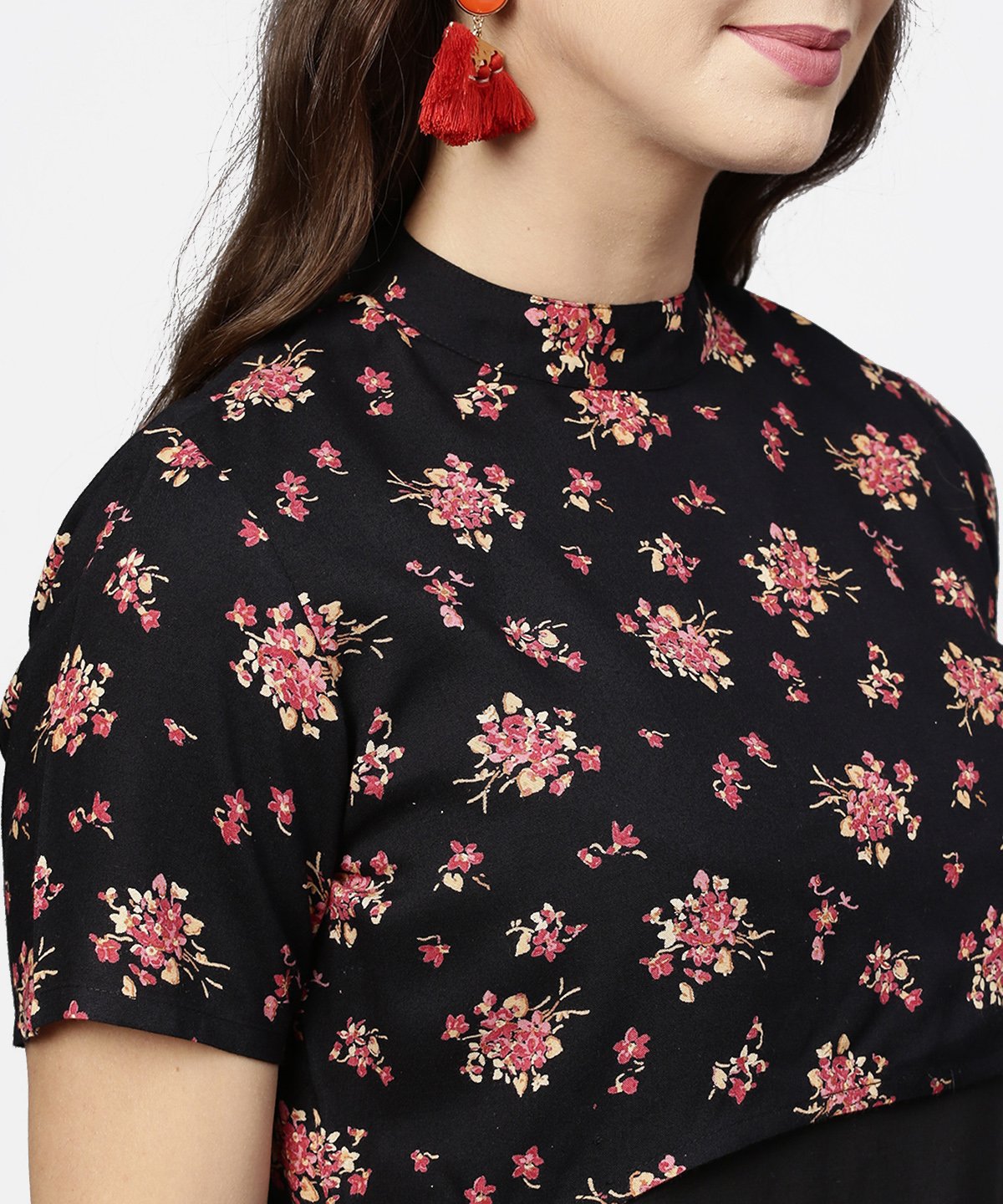 Women's Black Sleeveless Cotton Kurta With Printed Half Sleeve Jacket