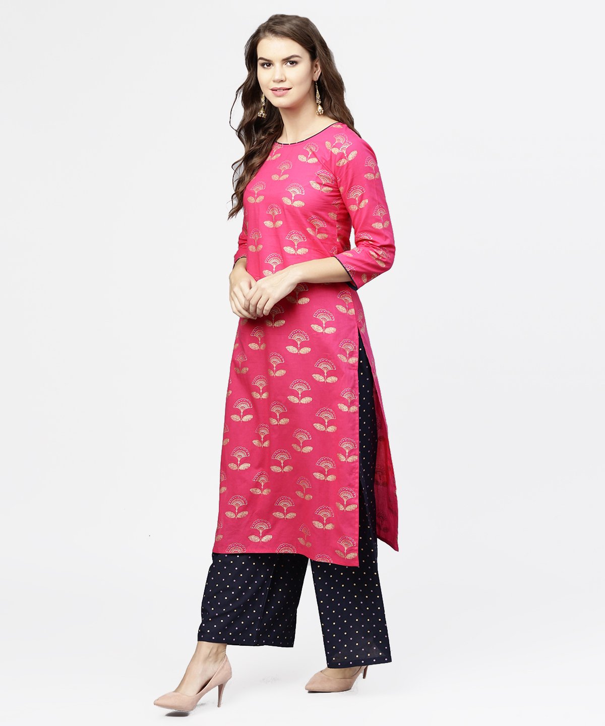Women's Pink 3/4Th Sleeve Cotton Printed Kurta With Black Printed Ankle Length Pallazo