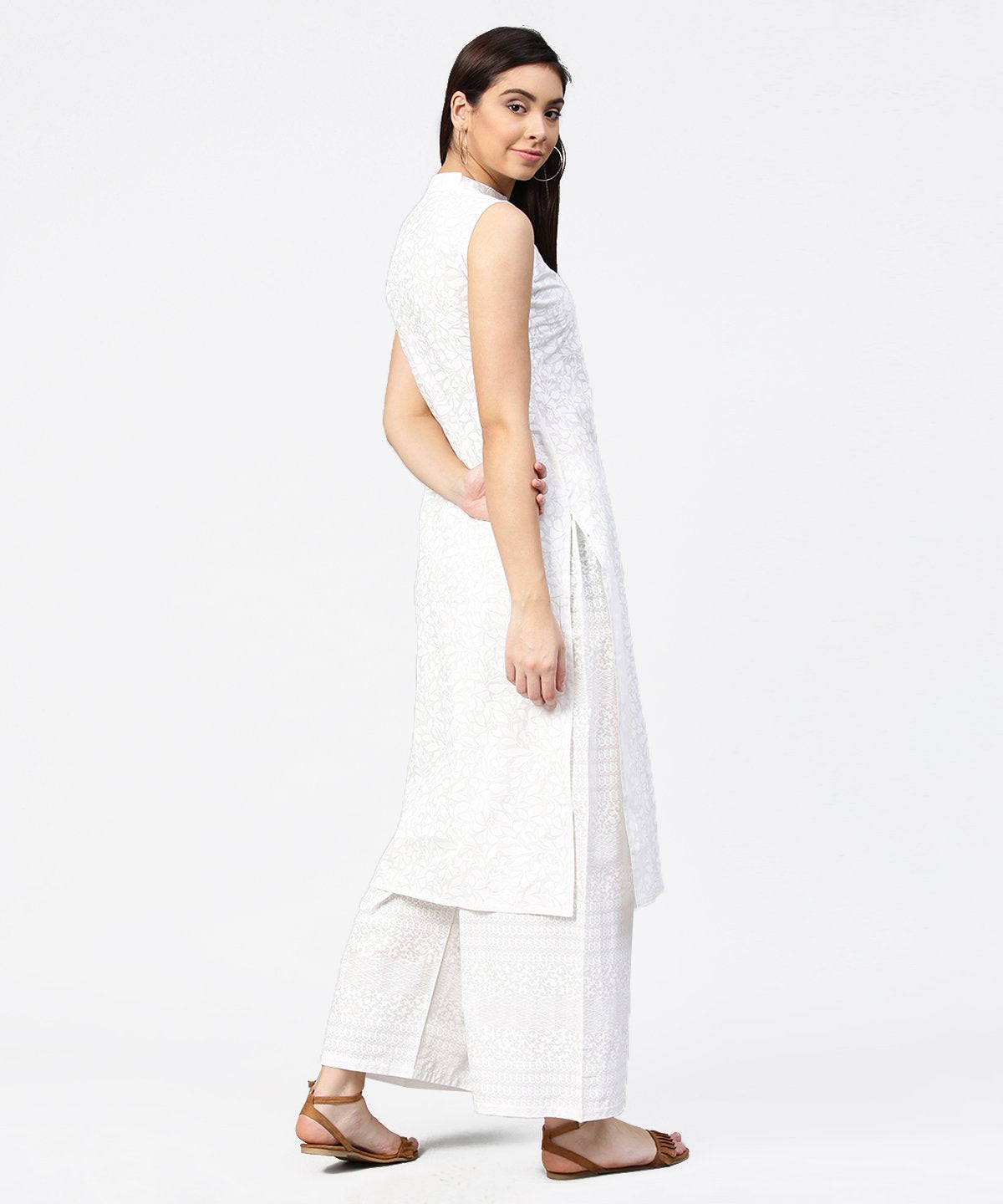 Women's Off White Printed Sleeveless Cotton Kurta With Ankle Length Pallazo