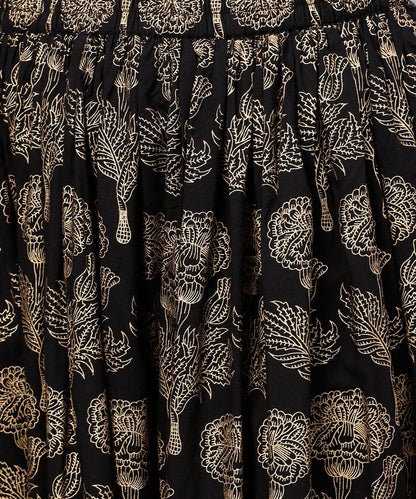 Women's Green 3/4Th Sleeve Cotton Assymetric Kurta With Black Printed Skirt