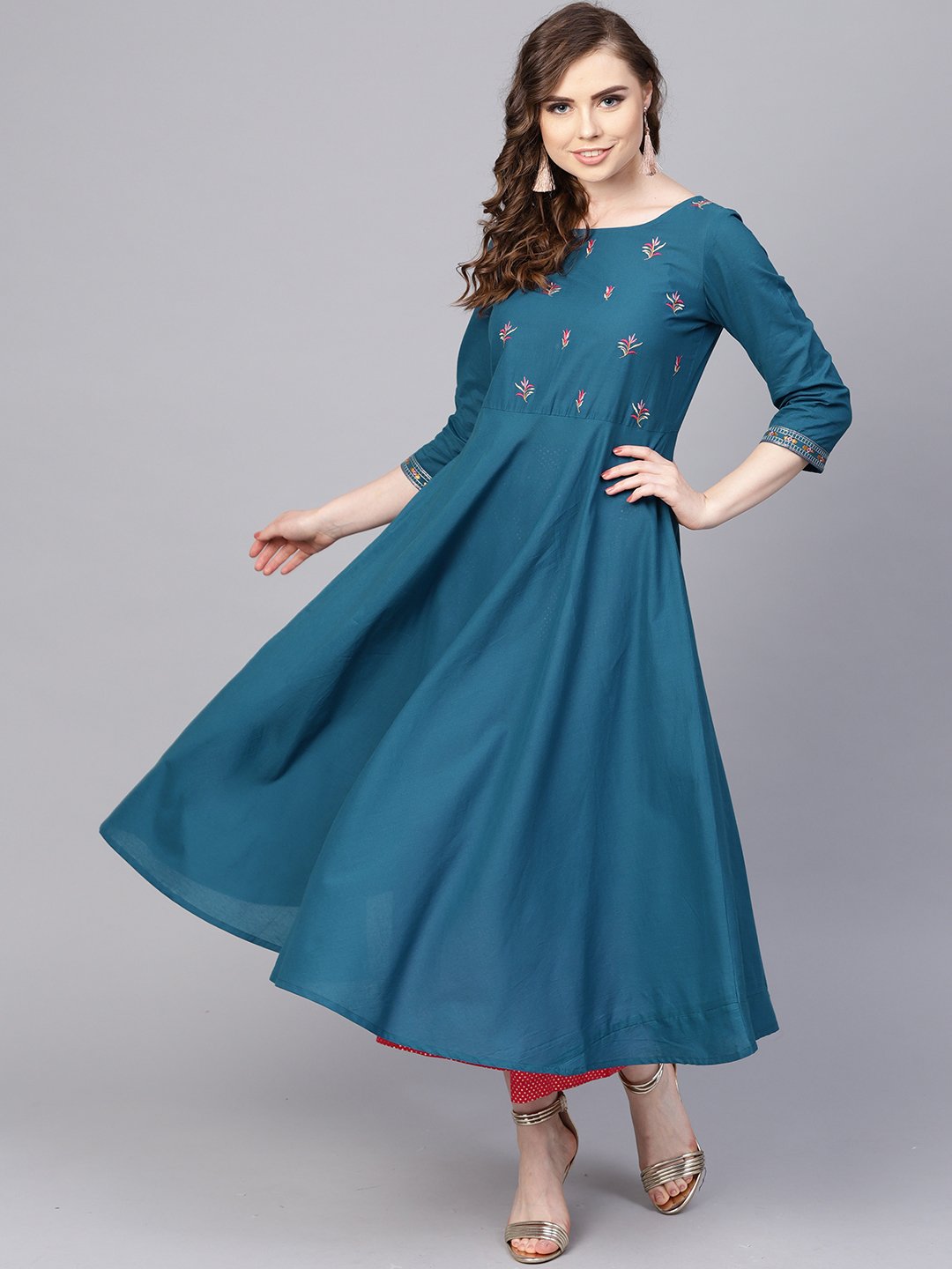 Women's Teal Blue Embroidered Kurta With Round Neck & 3/4 Sleeves
