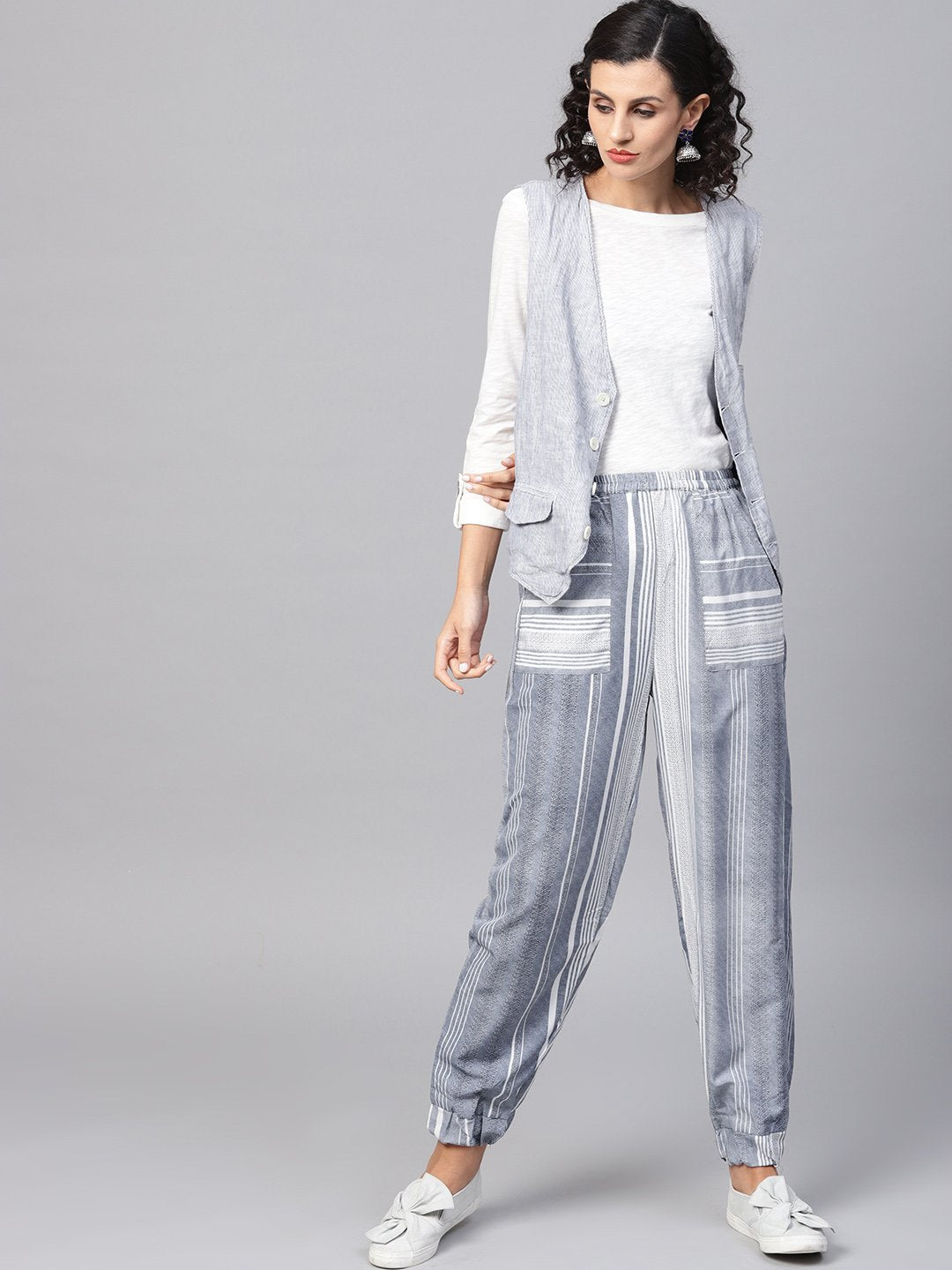 Women's Grey Striped Ankle Length Jogger With Elastic Band