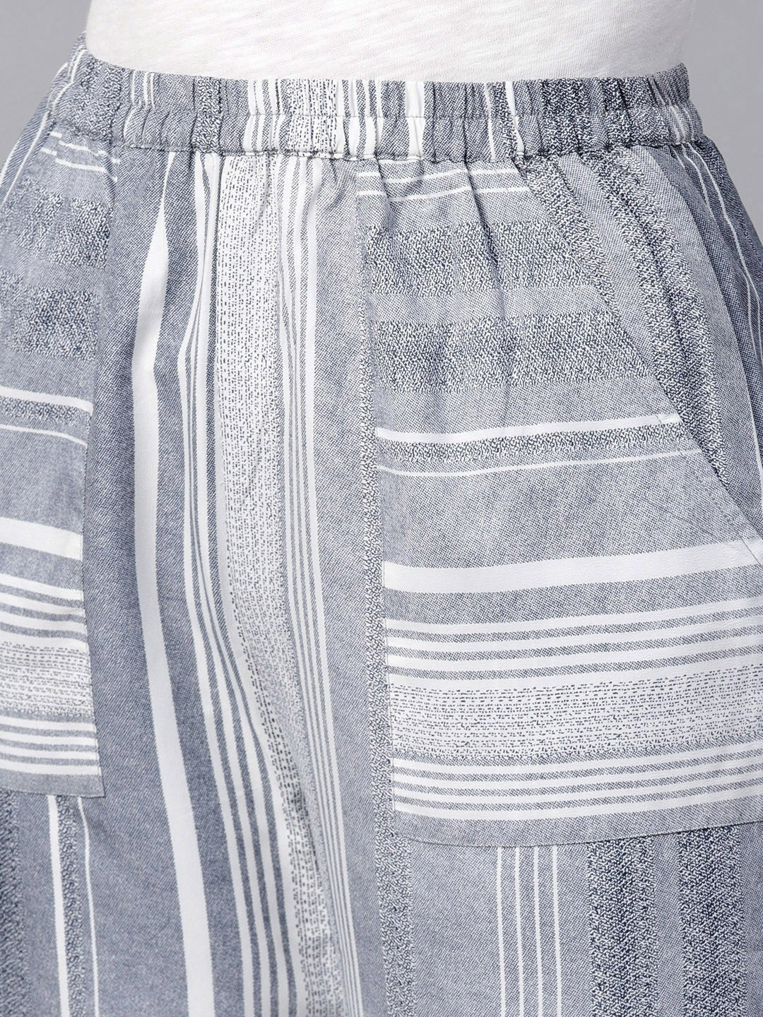 Women's Grey Striped Ankle Length Jogger With Elastic Band