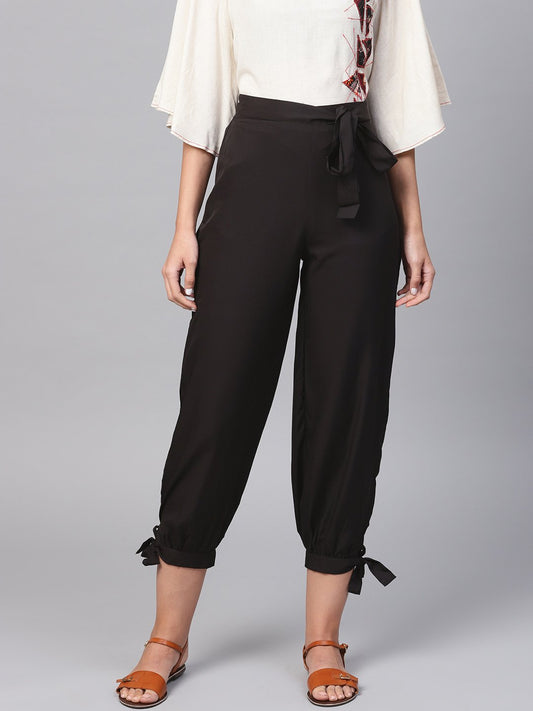 Women's Solid Black Knot Style Capri Pant