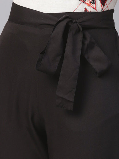 Women's Solid Black Knot Style Capri Pant