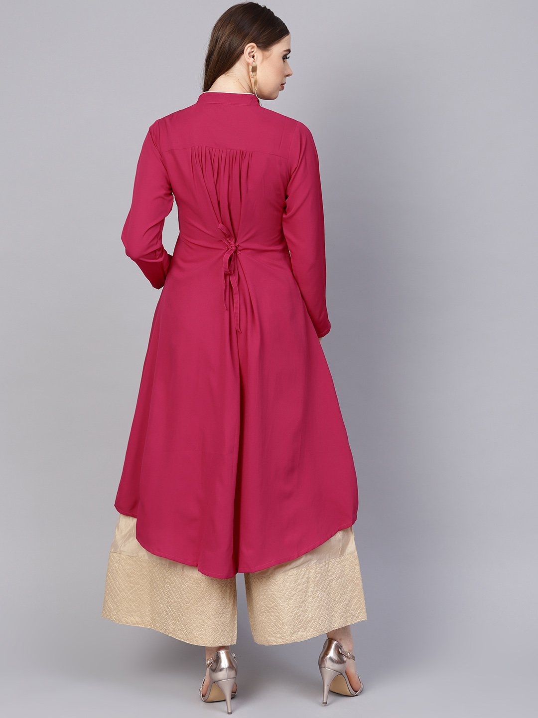 Women's Solid Megenta Kurta With Side Slit & Roll Colllar