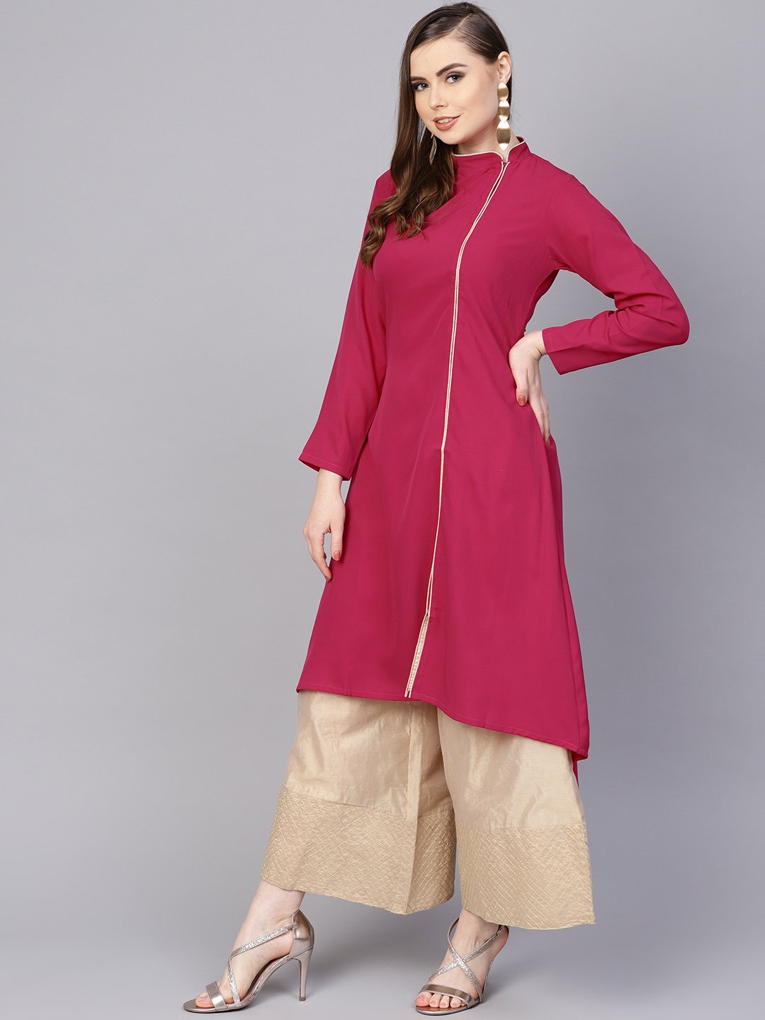 Women's Solid Megenta Kurta With Side Slit & Roll Colllar