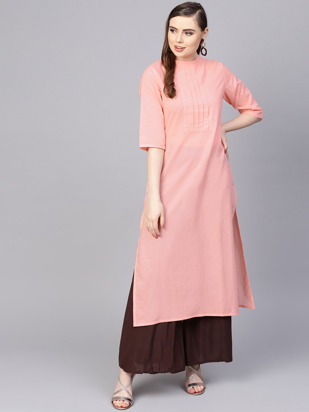 Women's Solid Peach Kurta With Closed Collar And Pleats In Yoke
