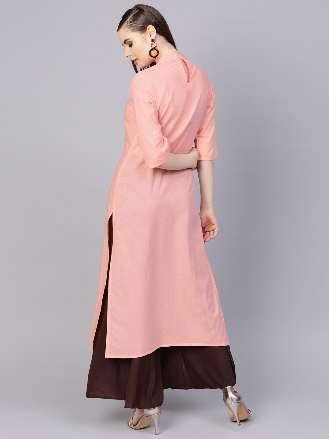 Women's Solid Peach Kurta With Closed Collar And Pleats In Yoke