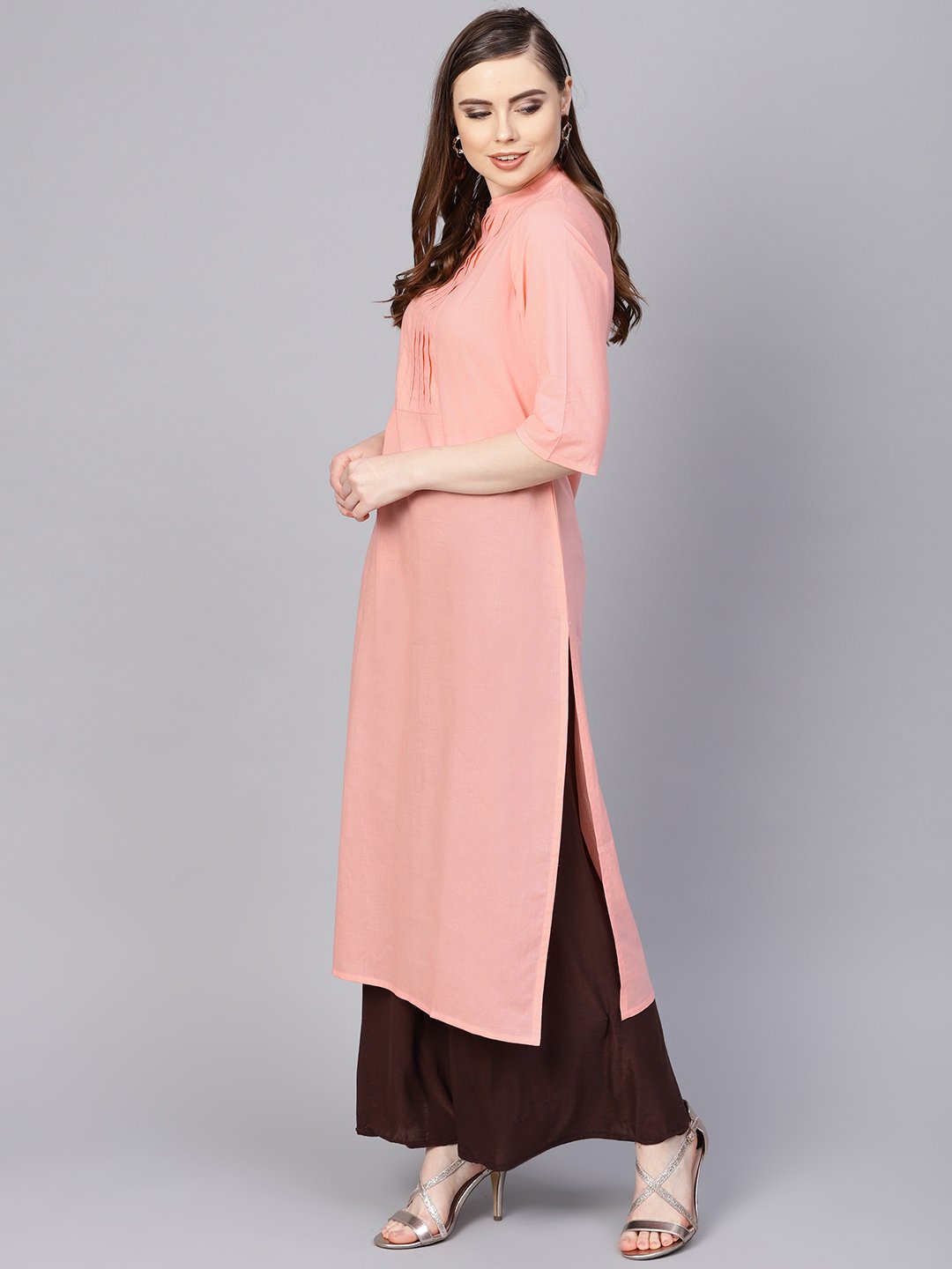 Women's Solid Peach Kurta With Closed Collar And Pleats In Yoke