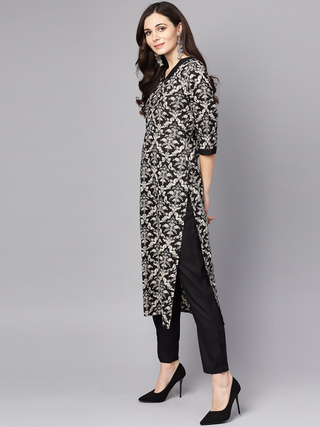 Women's Black & White Floral Printed Kurta Set With Pants