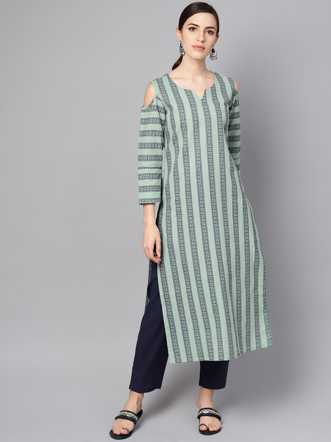 Women's Pastel Green Printed Kurta Set With Solid Navy Blue Pants