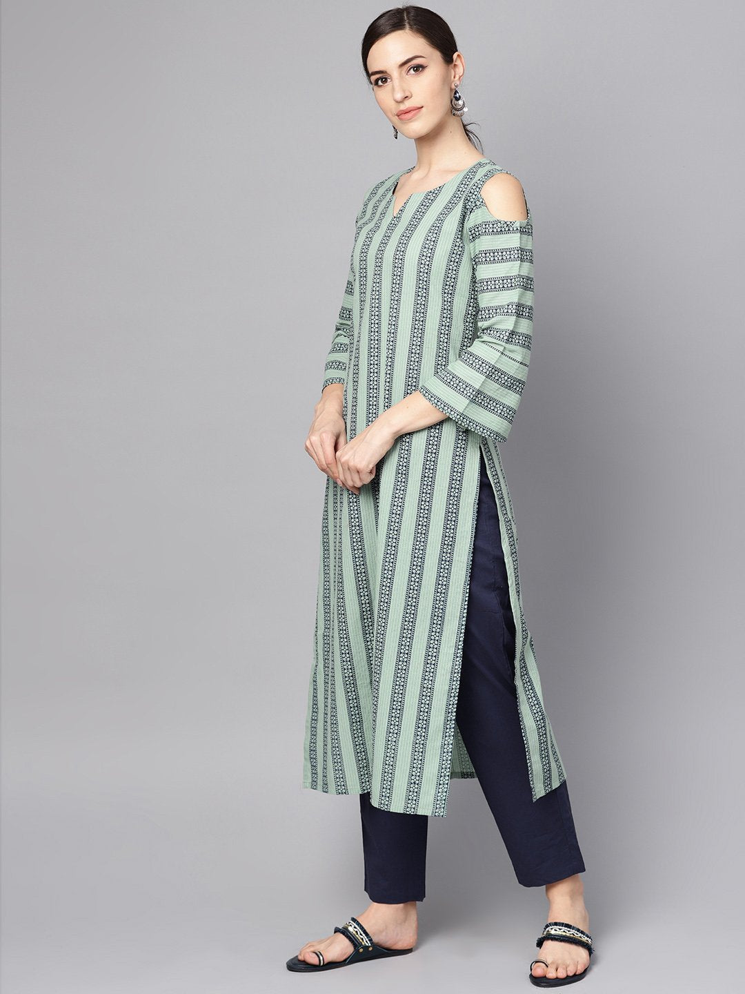 Women's Pastel Green Printed Kurta Set With Solid Navy Blue Pants