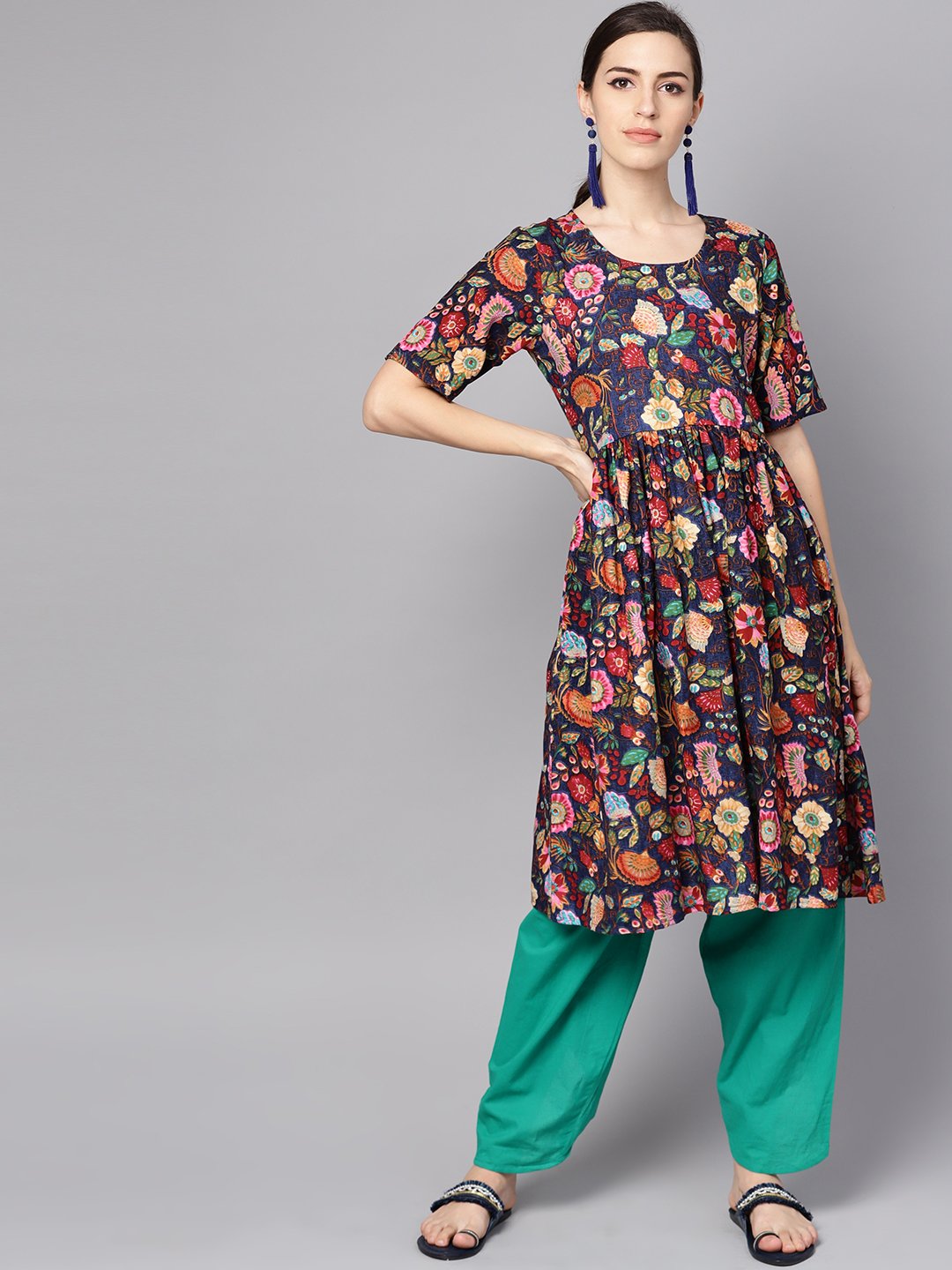 Women's Navy Blue Multi Colored Pleated Kurta With Solid Tulip Pants